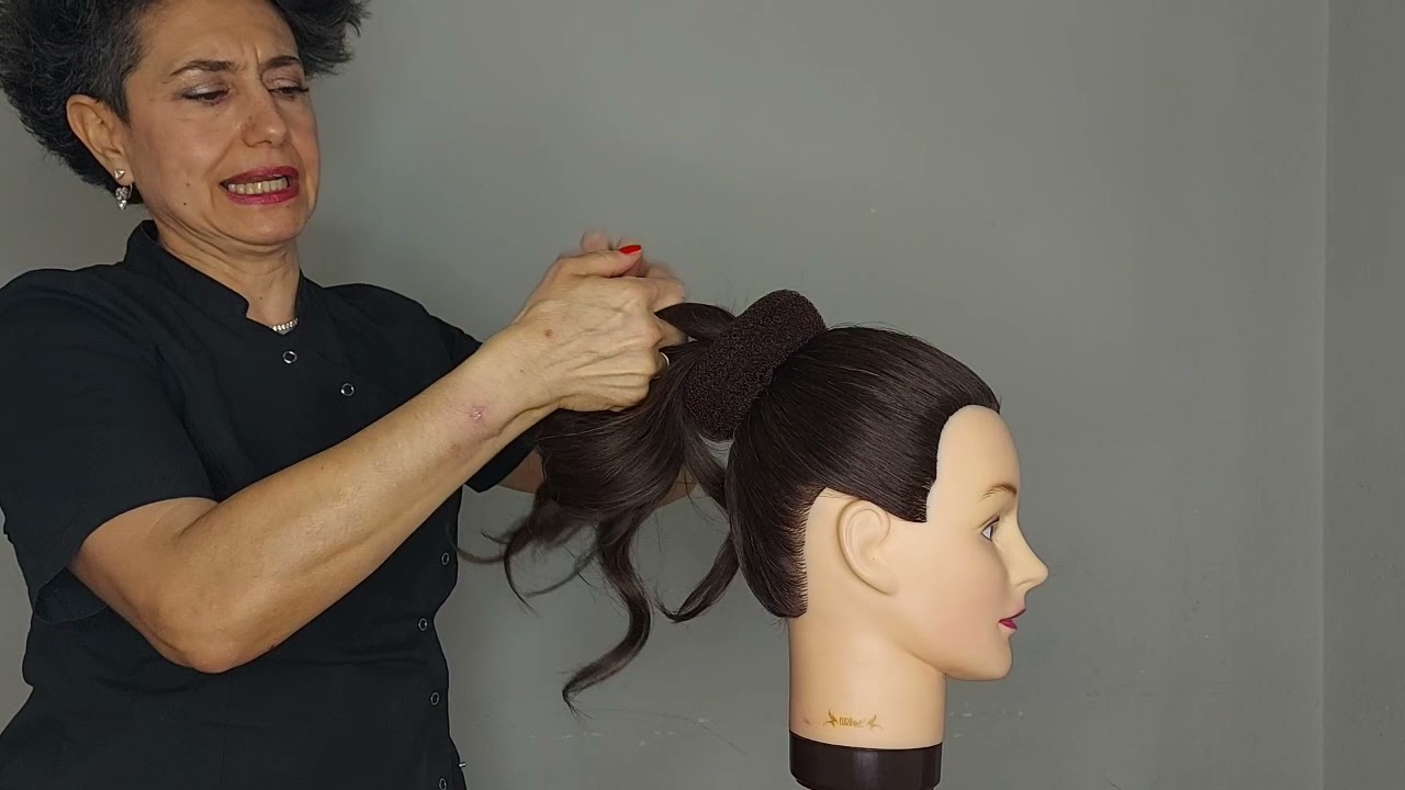 Κότσος με χρήση πομπάρι (Κομμωτική)