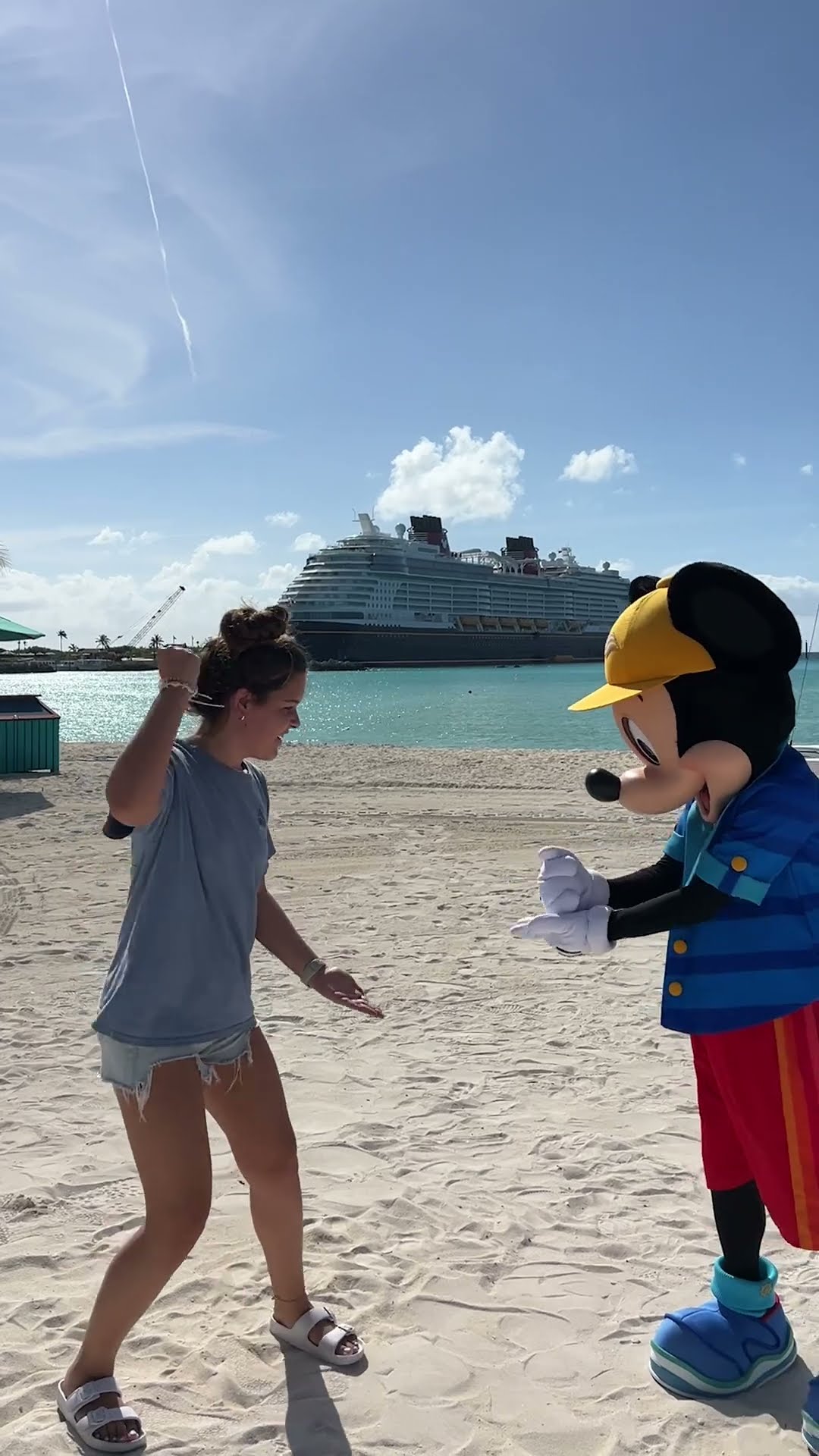 #rockpaperscissors ??✂️ with Mickey! Disney gave us free tickets #disneytreasure  #disneycruiseline