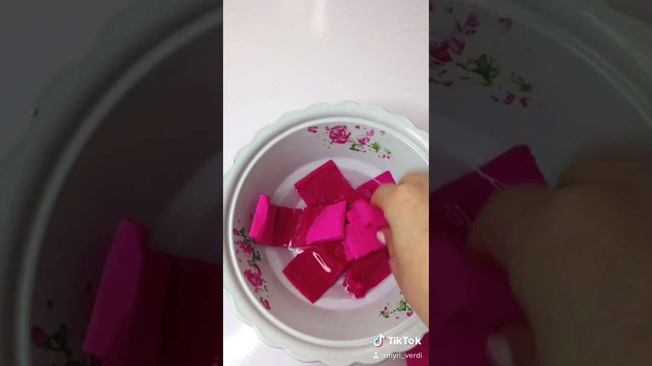 Como pintarse el cabello con papel crepe!!  💓🤭 fácil! 