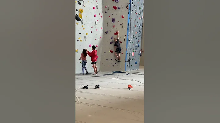 LEAD climb clipping