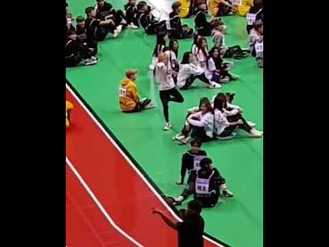 TWICE Dahyun being KIM DAHYUN as always at ISAC 2018 [ 20.08.2018 ]