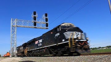 NS ES44AC GEVO & Dash 8 head east w/ a short Piggyback Intermodal Train