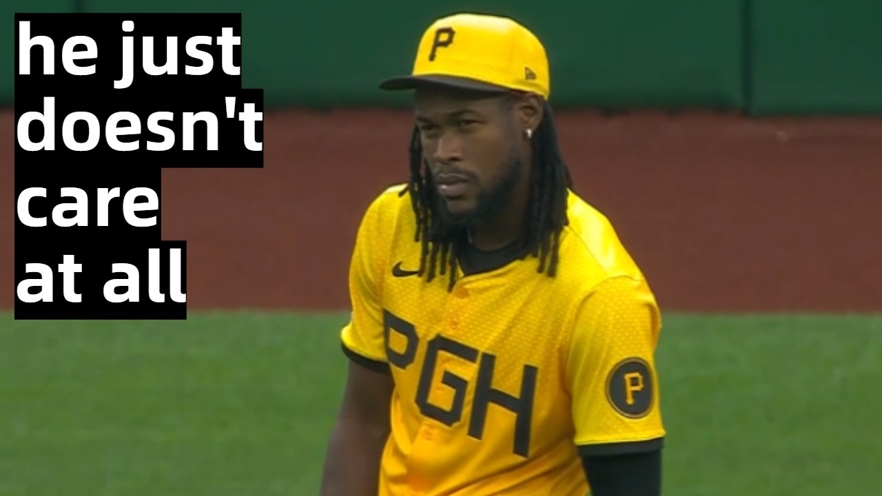 We Just Saw an Outfielder Let a Ball Get Past Him, Then Refuse to Go After It