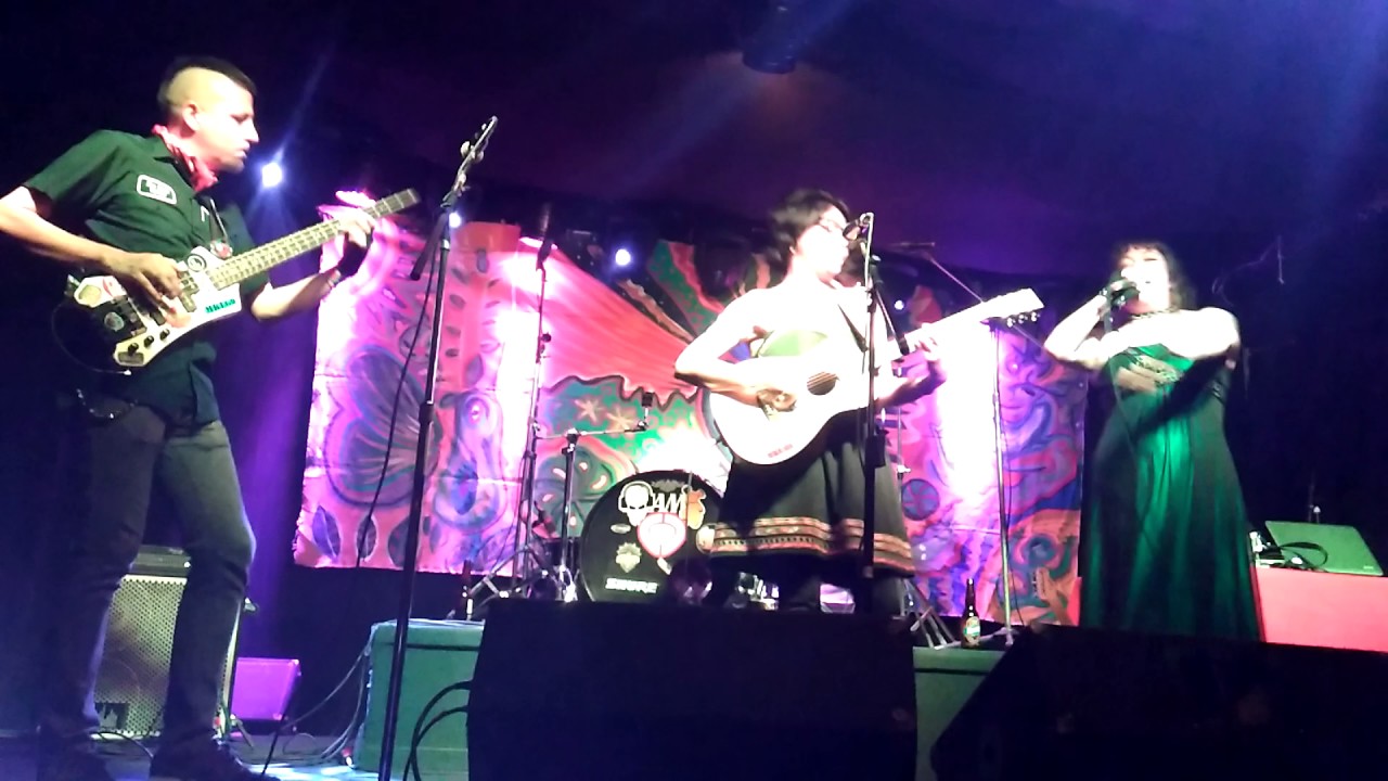 Makila 69 "No más te miro y me encuero"