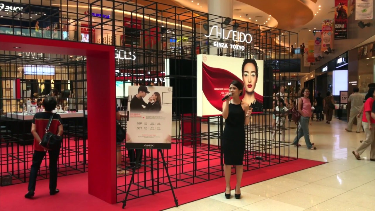 Emcee Juliana hosting the Shiseido Popup at Vivocity - YouTube