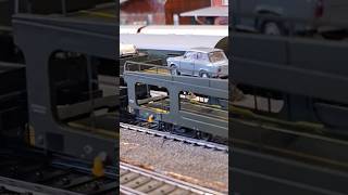 Autotransportwagen H0 von Heris 11076 und Rivarossi HR 4380 im Vergleich