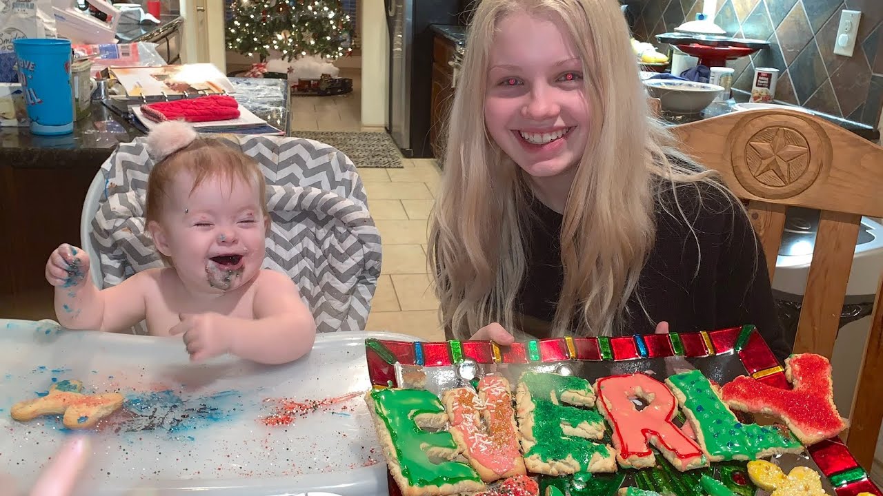 MAKING CHRISTMAS COOKIES!! Vlogmas Day 10