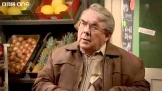 My Blackberry Is Not Working! - English Spanish subtitles