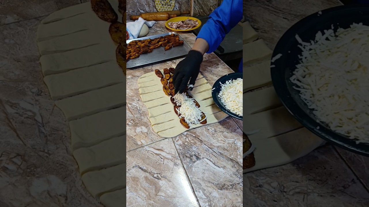 Pan con queso, tocineta y plátano maduro 