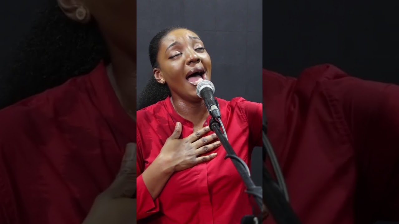 PAUSE & PRAISE FOR 60 SECONDS