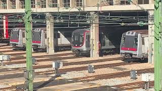 荃灣綫 Q-train A603/A604，M-train A195/A222，A205/A208，A265/A270 停泊在荃灣車廠