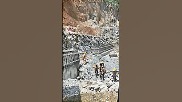 Facing a localized minor collapse during tunnel excavation
