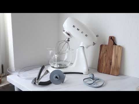 SMEG Küchenmaschine SMF13 im Test