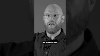 ‘Uit Het Hard’ is niet alleen het verhaal van DJ The Prophet maar ook van de Hardcore en Hardstyle