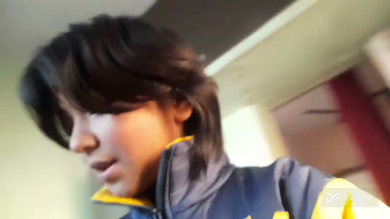 Making chocolate balls 😋 