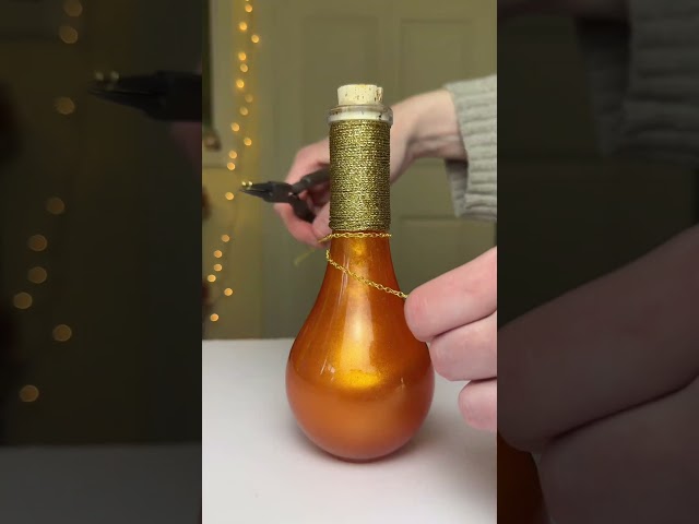 Making my Phoenix Fire decorative potion bottle, up now in my shop! 🐦‍🔥