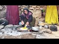 Fried Eggs Without adding Oil in the Nomadic way_the nomadic lifestyle of Iran