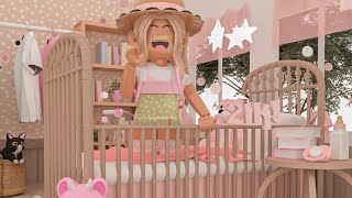 Mommy and baby morning routine/ Bloxburg Roleplay