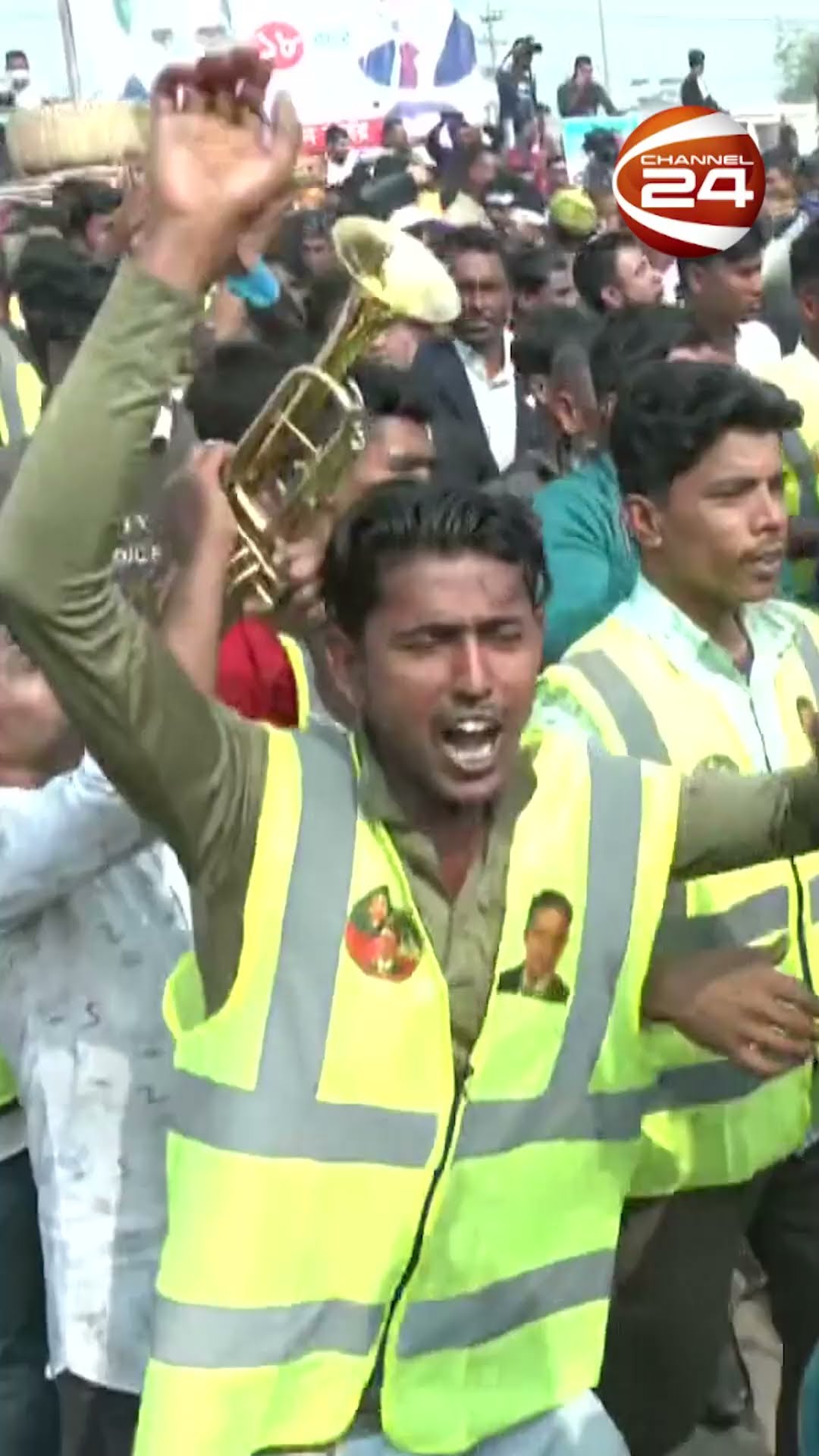 বাবরের অপেক্ষায় কারাগারের সামনে নেতাকর্মীদের ভিড় #LutfozzamanBabar #Channel24