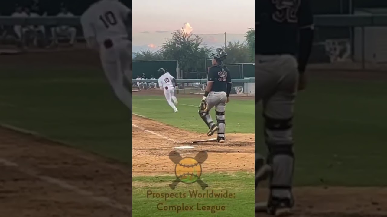 Jurdrick Profar rockets one over the fence pull-side for the ACL White Sox!