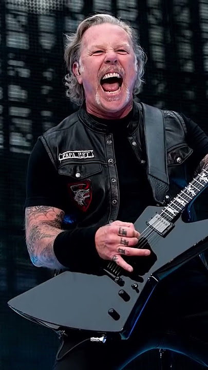 Jeff Waters uses Metallica FASTEST riff to WARM UP!