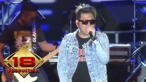 Five Minutes - Semakin Ku Kejar Semakin Kau Jauh   (Live Konser Sekayu Sumsel)