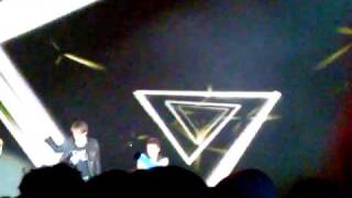 090606 Rain 625 in HK - Fresh Woman + It's Raining