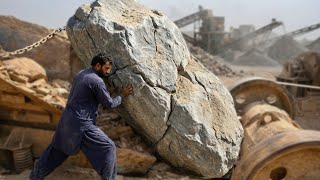 💪🔥“HEAVY DUTY CRUSHERS BREAKING DOWN BIG ROCKS! (EXTREME MACHINERY IN ACTION!)”
