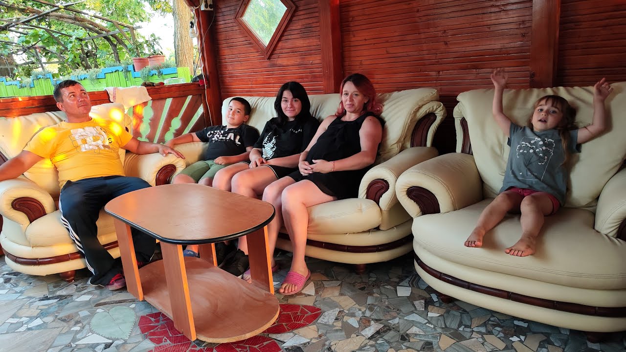 Ne-au donat mobila de lux si am pus o unde nici nu visam prea curand sa mobilam anul acesta...