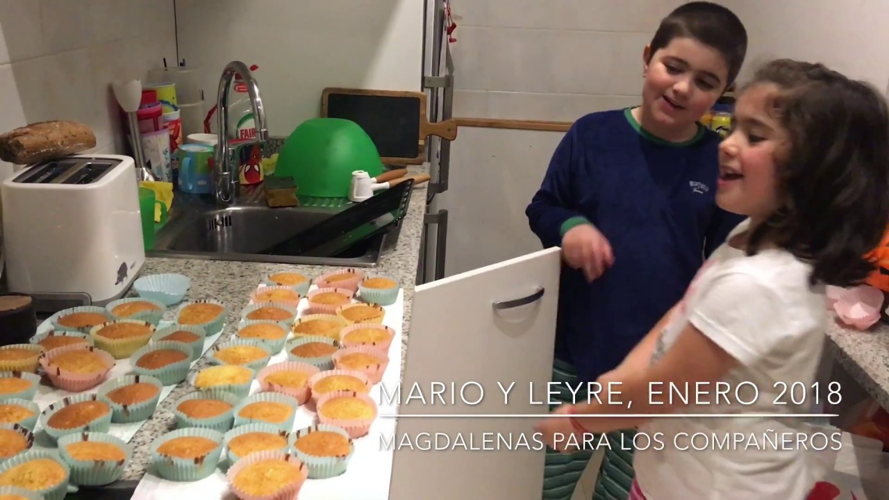 Mario y Leyre hacen magdalenas