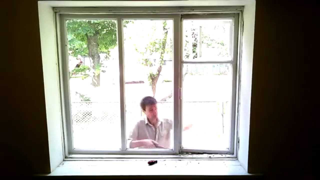 Демонтаж деревянного оконного блока. - YouTube
