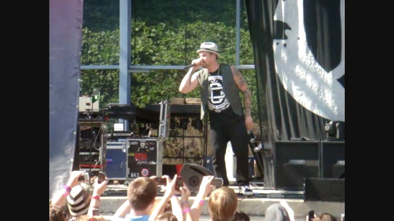 Good Charlotte The Anthem [HD] Bamboozle Roadshow 2010 (Six Flags