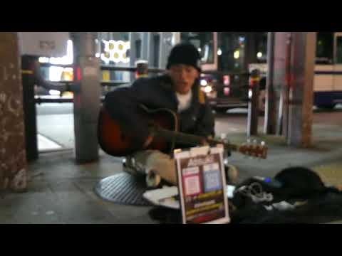 Atsuki 弾き語り 『TSUNAMI / サザンオールスターズ』金山駅路上ライブ