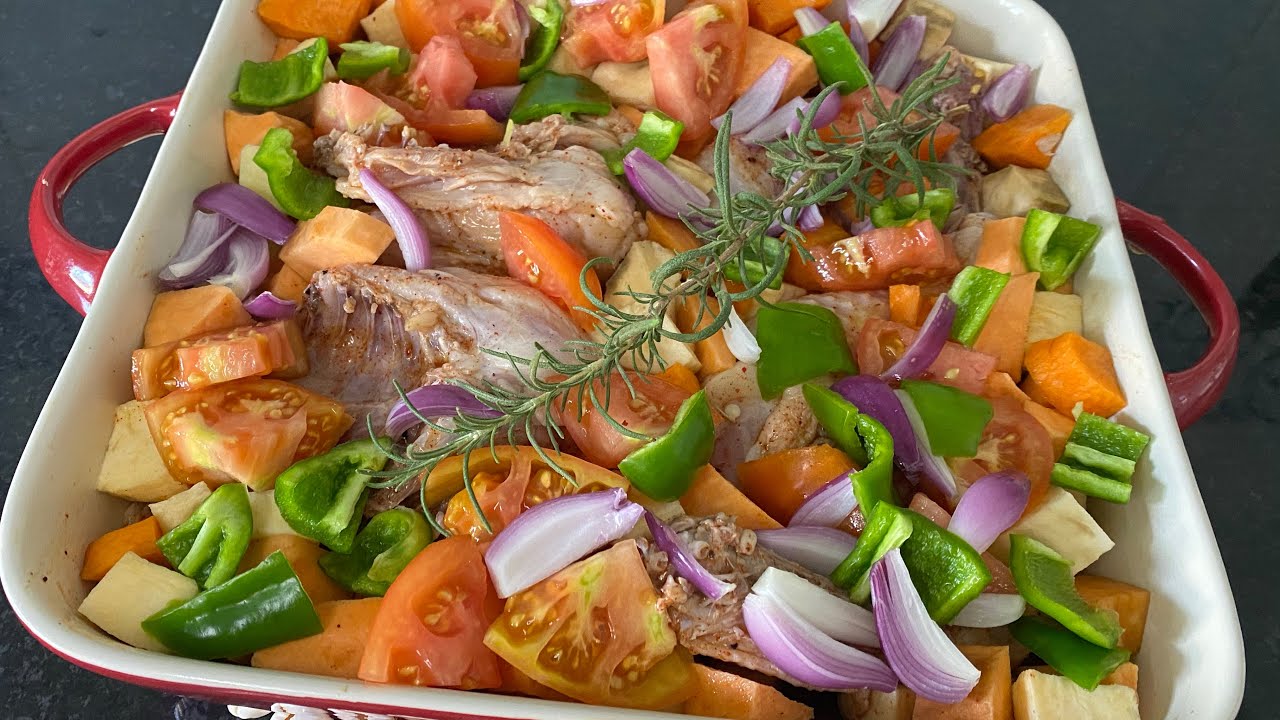 FRANGO ASSADO NO FORNO COM BATATA DOCE E LEGUMES / receita  fácil, deliciosa e fica suculento