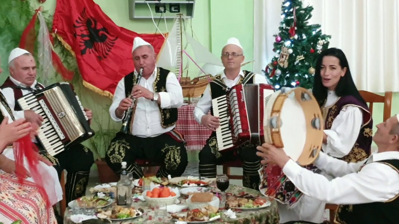 Ansambli Margarita Xhepa & Ani Myzeqarja & Sulo Grabianit Folklori