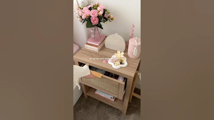 set up my new nightstand with me🎀🤍 #decor #bedroomdecor #organizewithme #aestheticvibes #thatgirl