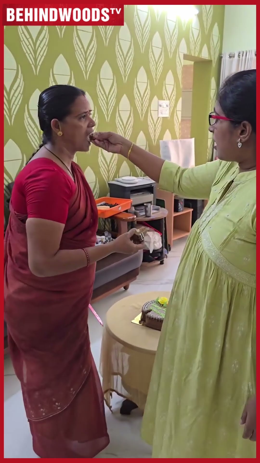 'இதுவரை பிறந்தநாளை கொண்டாடினதே இல்ல, 1st Time Madam' Surprise-ஐ பார்த்ததும் கலங்கிய பெண் ?