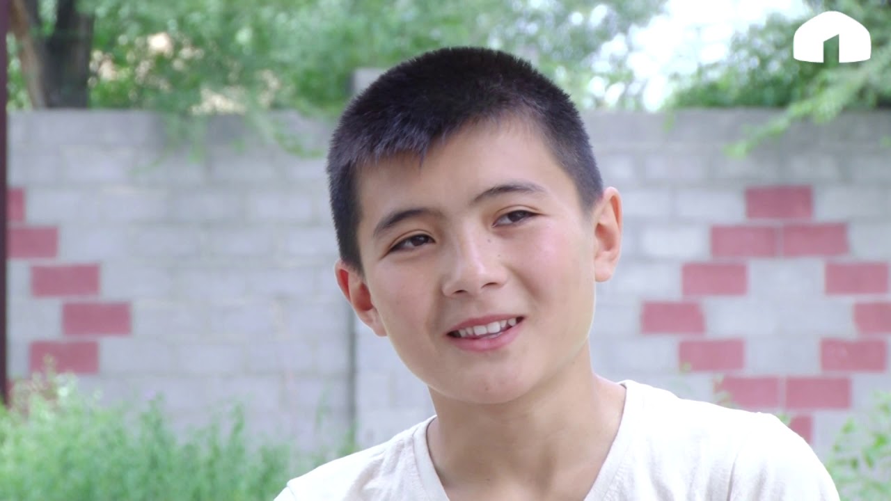 Мээрим / Ата-энесинен эрте ажырап, балдар үйүндө тарбияланып жаткан Тойчубек