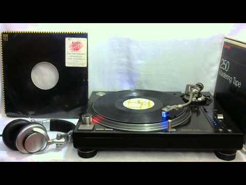 EVELYN " CHAMPAGNE" KING - KISSES DON´T LIE