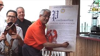 Town 'Pardons' 132-Year-Old Lobster Named Louie and Sets Him Free at Sea Net Worth