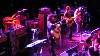 Vignette de la vidéo "The Breeders Do You Love Me Now Last splash The Royale Boston 9th May 2013"