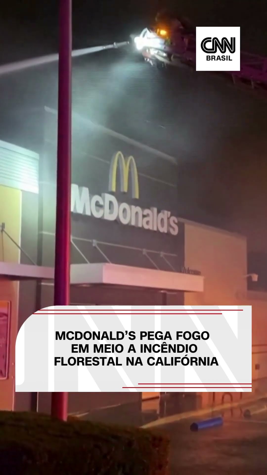 McDonald’s pega fogo em meio a incêndio florestal na Califórnia #shorts
