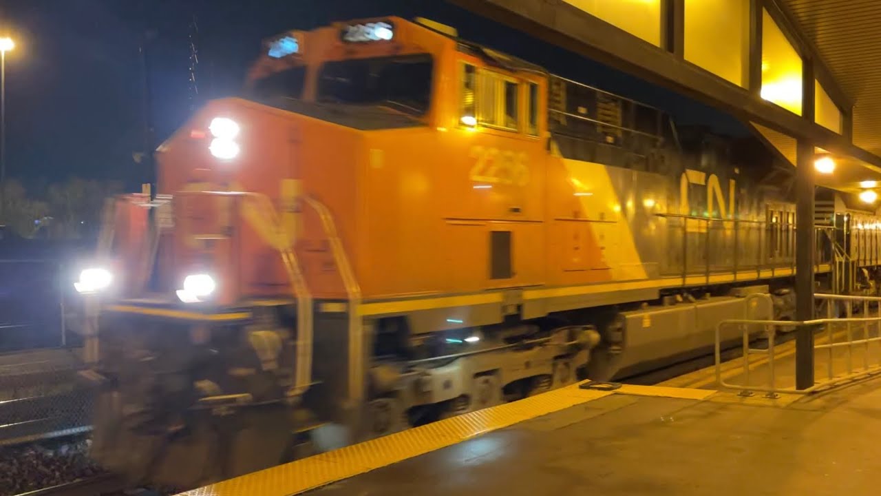 cn-train-399-aldershot-go-station-april-18-2023-youtube