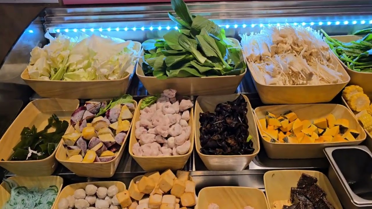 老先覺PLUS-比起主菜，讓我更喜歡的是自助吧，記得不要穿戴不方便清洗的衣物包包去