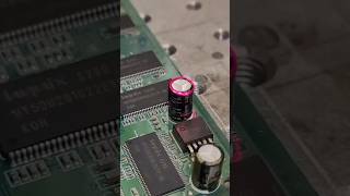 🤯Laser beam delidding an old IC, recorded by @lightspeedlaserengraving