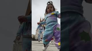 Bu çocuğun telefonla alıp veremediği ne?🤣 @Ezgizem #shorts #dance #baby