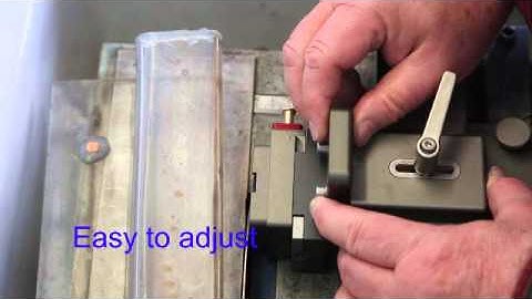 Sawing jig for thin sections Sägeeinrichtung