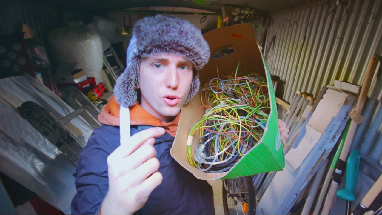 COSTRUIRE LUCI PER I VLOG CON 15€ | Riciclo Creativo - Cane Secco