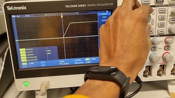 Smart Function Generator #PIC18F4520 #ُembeddedsystem #wireless #connectivity #coursework #signals