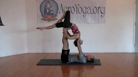 Acroyoga Demo